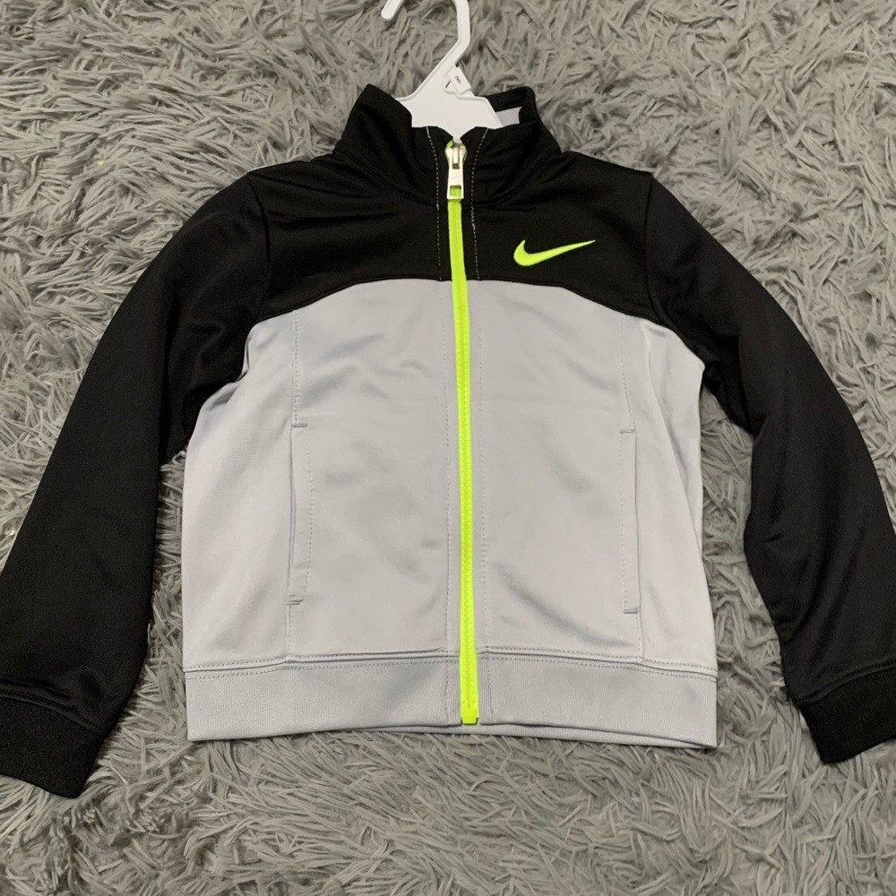 💥SOLD💥Nike 2T Zip Up Jacket